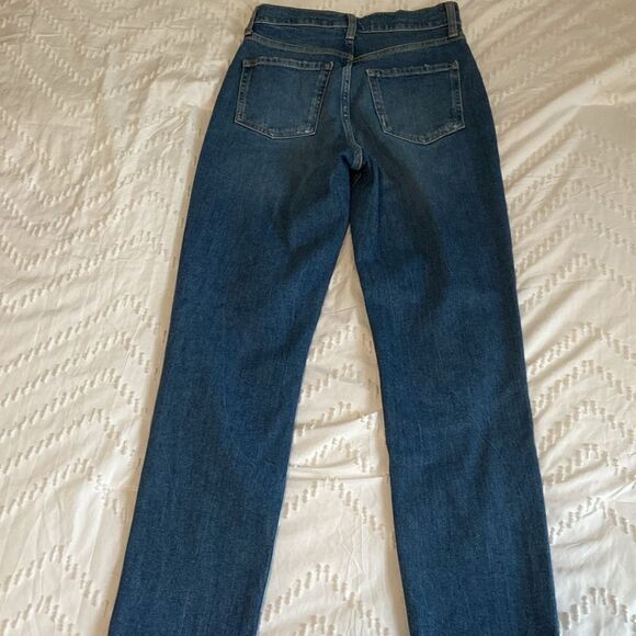 Old Navy Extra High-Waisted Button-Fly Sky-Hi Straight Cut-Off Non-Stretch Jeans - Picture 10 of 12